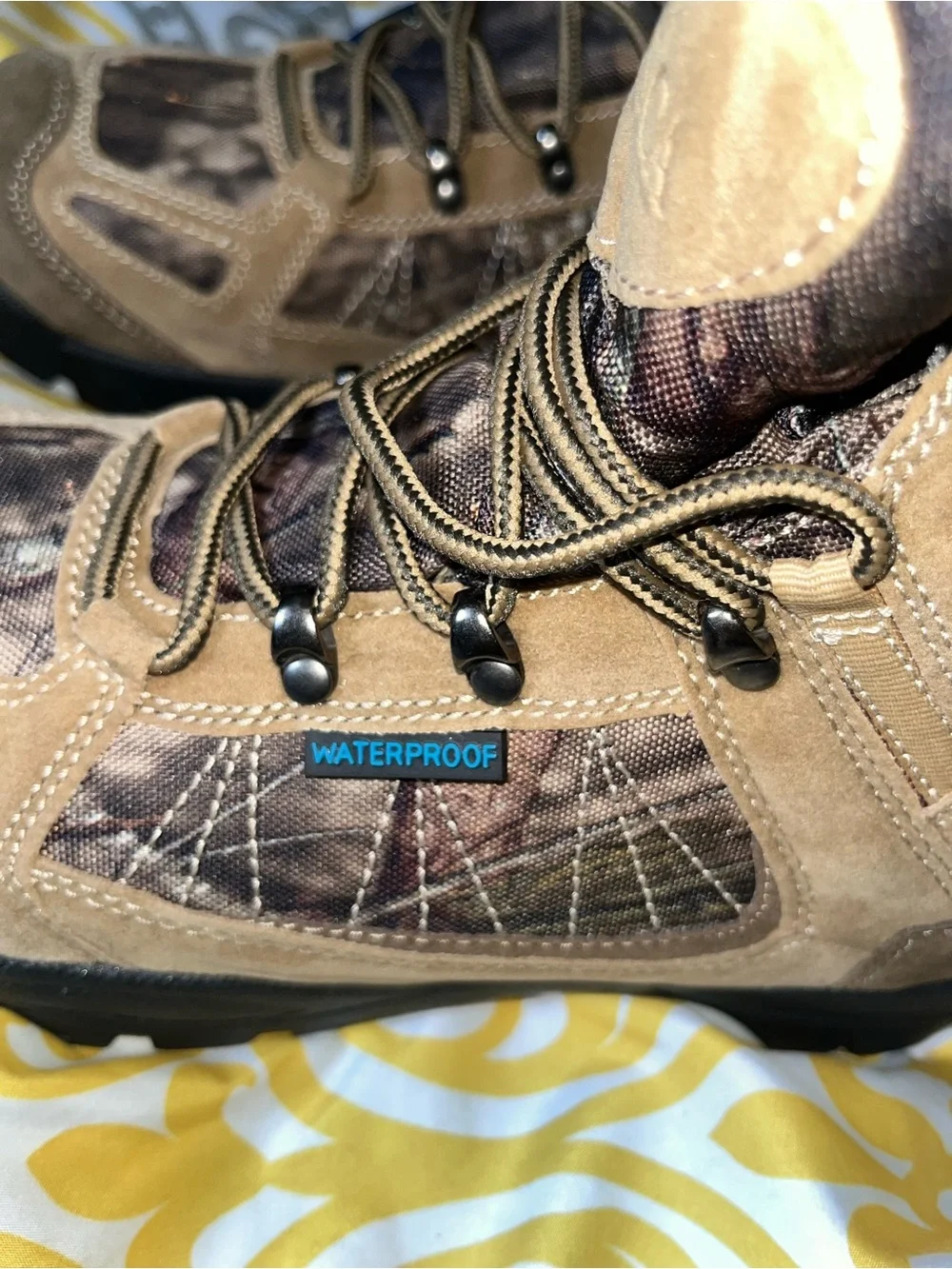 Itasca Waterproof Tan and Camo Hiking Boots Hiking Hunting Boots size M8 W9.5